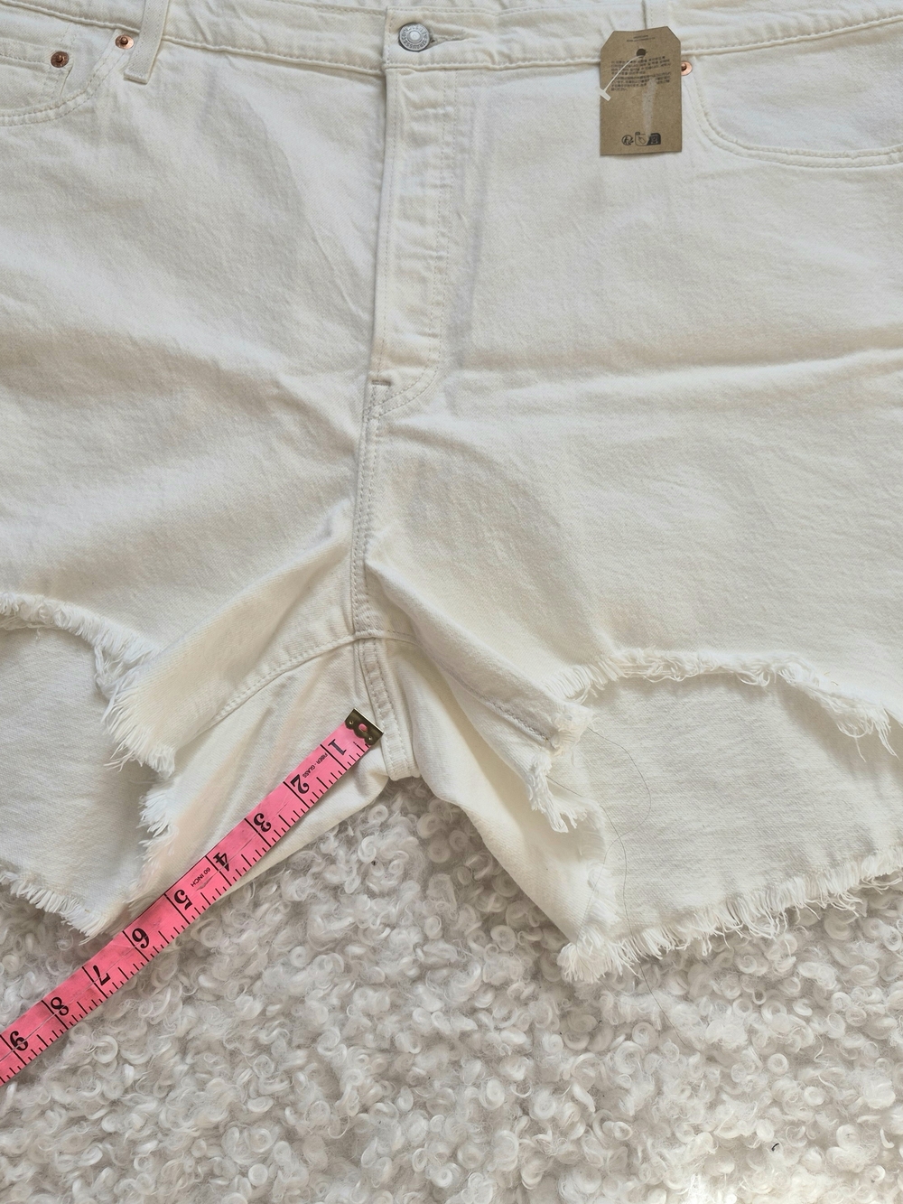 BNWT Levi's 501 Original 24 High Rise Denim Shorts White Cut Off Raw Hem Boho - Picture 8 of 12